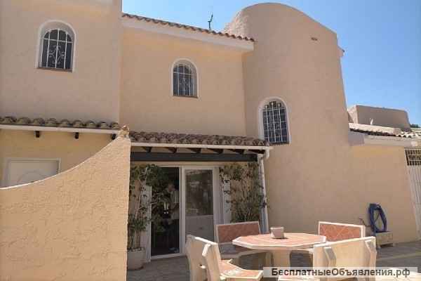 Недвижимость в Испании, Вилла с видами на море в Альтеа, Коста Бланка, Испания