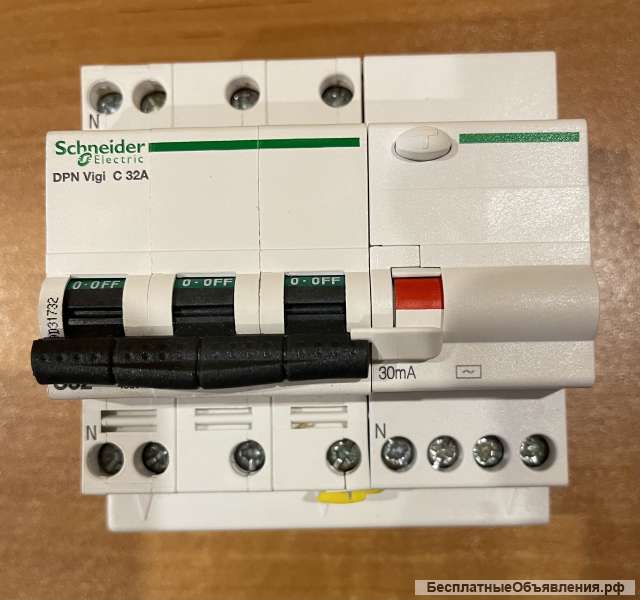 Дифференциальный автомат Acti 9 DPN N Vigi A9D31732 (тип АС) 32А-30мА 400В 3P+N 6кА (Schneider El