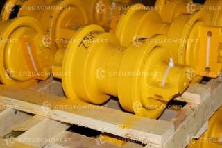 Каток опорный однобортный Komatsu D63E-12