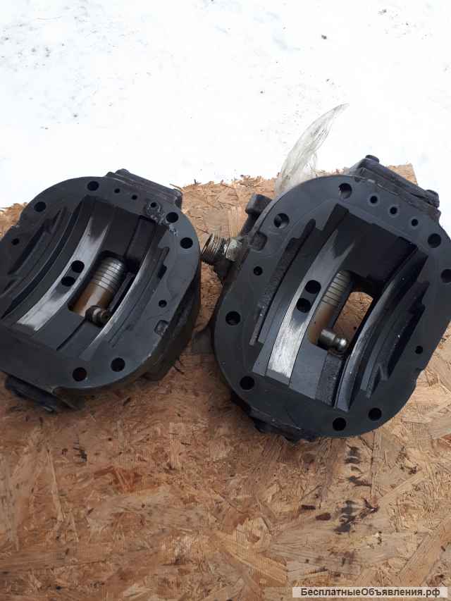 Крышка насоса гидравлики 1022441 Hitachi zx 330