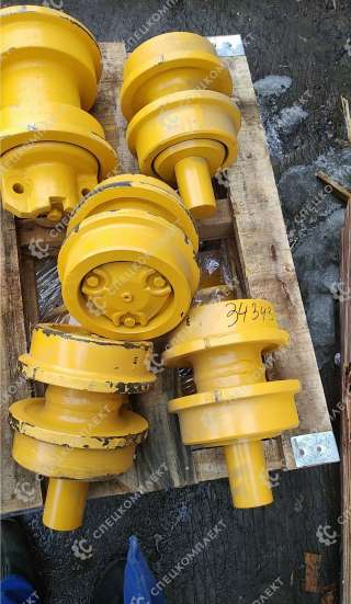 Каток поддерживающий Komatsu D63E-12