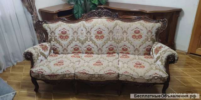 Комплект мягкой мебели классический