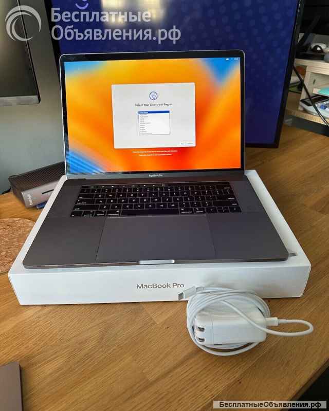 2018 Apple 15" MacBook Pro 2.9GHz i9/32GB/2TB Flash/560X/Touch Bar