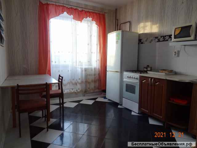 Сдаю 1 комнатную с мебелью техникой длительно с/з район пр Кулакова Школа Милиции Онкоцентр ф Восход