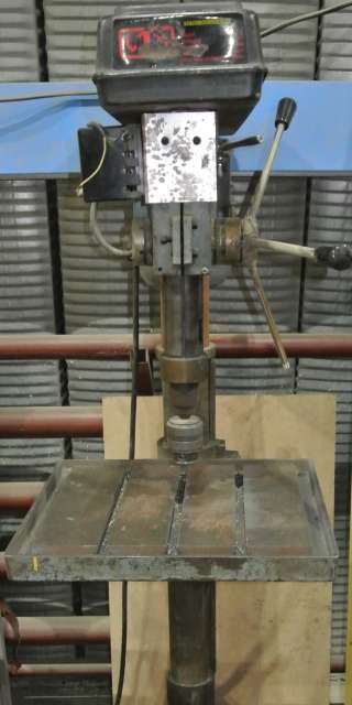 Вертикально-сверлильный станок UWM 32A