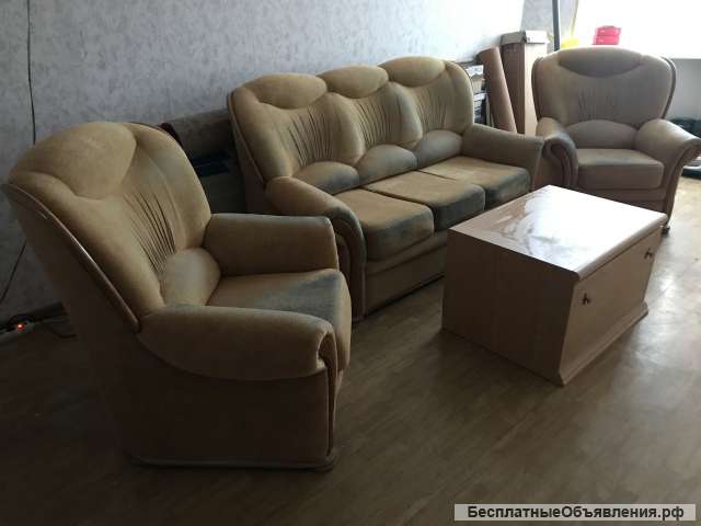 Отдам комплект мягкой мебели