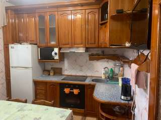 Таунхаус 180 кв.м. три этажа 3,5 сотки мкр.Достук