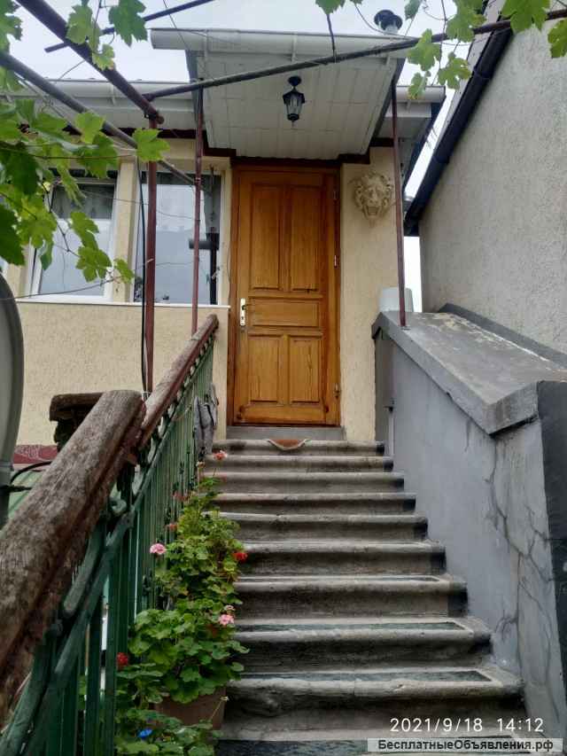 Крым г Ялта ул Пироговская 130 м2 +участок