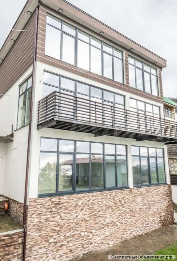 Дом 244 м² на участке 4 сот. в Сочи