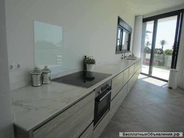 Недвижимость в Испании, Вилла с видами на море от застройщика в Кальпе