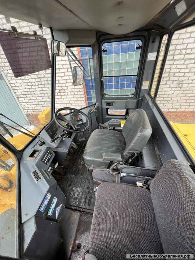 Погрузчик фронтальный Komatsu WA100-3 карьерного типа