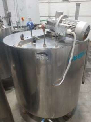 Емкость нержавеющая ВДП-300, объем 0,3 куб.м., рубашка, эл. нагрев, термос, мешалка, инв 1721