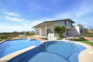 Величественная вилла с панорамным видом на весь залив Алькудия в Санта-Маргалиде