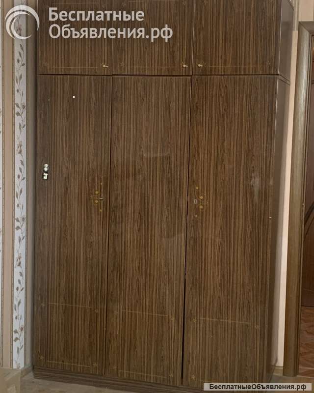 Винтаж: шкаф 3-створчатый полированный