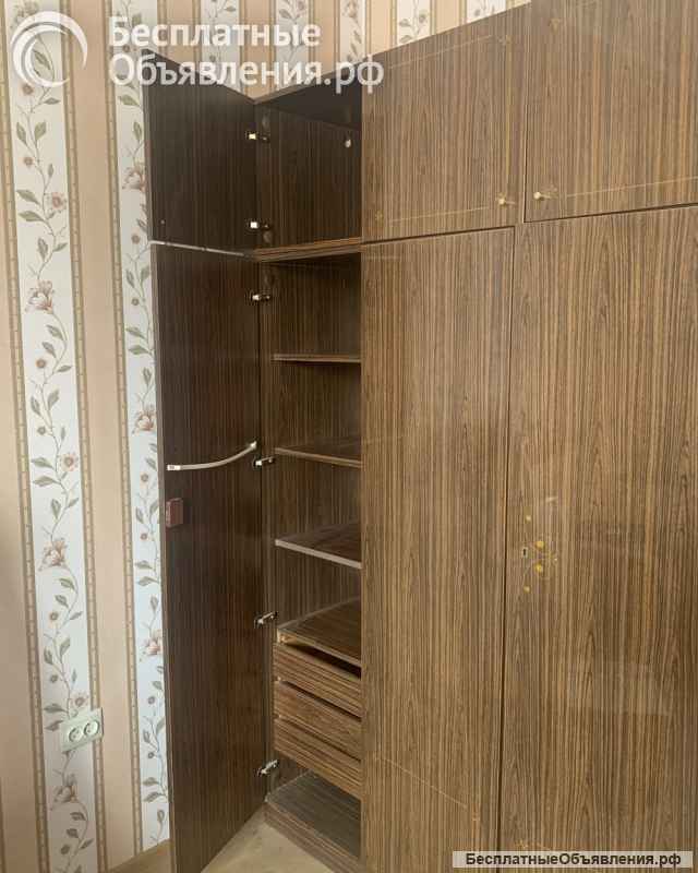 Винтаж: шкаф 3-створчатый полированный