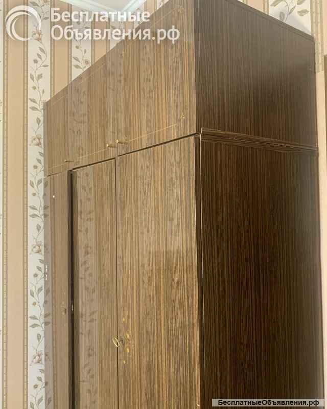 Винтаж: шкаф 3-створчатый полированный