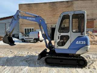 Мини-экскаватор гусеничный Kubota U25 планировщик