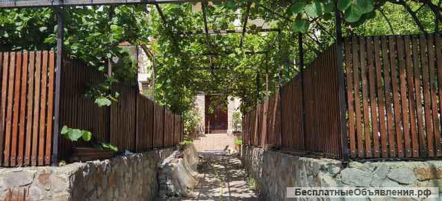 Дом 450 кв.м на участке 21 сот. в Алуште