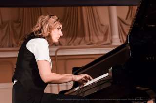 Репетитор по фортепиано