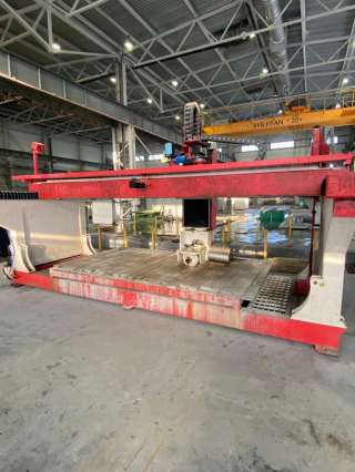 Фрезерно-мостовой 5-и координатный станок "HKNC-650". В рабочем состоянии