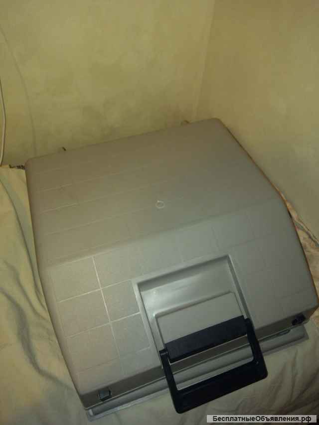 Пишущая машинка Любава