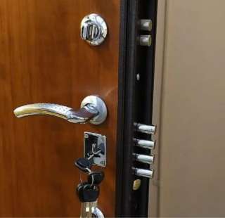 Ремонт, установка дверных замков и ручек