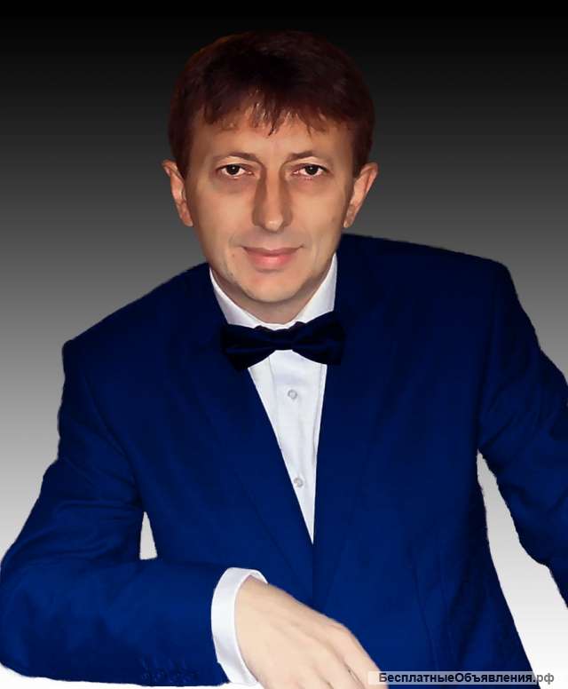 Ведущий и певец Николай Некрасов