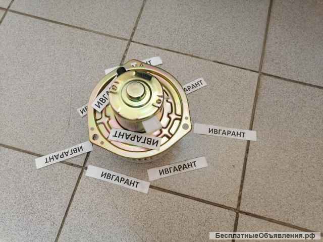 4469040 Мотор отопителя Hitachi 4469040