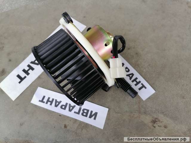4370266 Мотор отопителя Hitachi 4370266