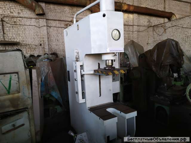 Пресс гидравлический одностоечный П6126А усилие 40т