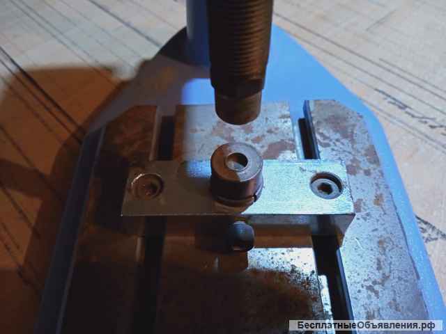 Пресс для установки швейной фурнитуры Mikron Dep-2