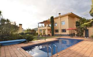 Шале жить в этом доме - мечта в Санта-Сусанне