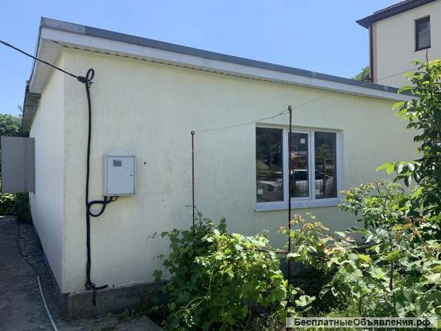 Одноэтажный дом в живописном месте на участке в 6 соток