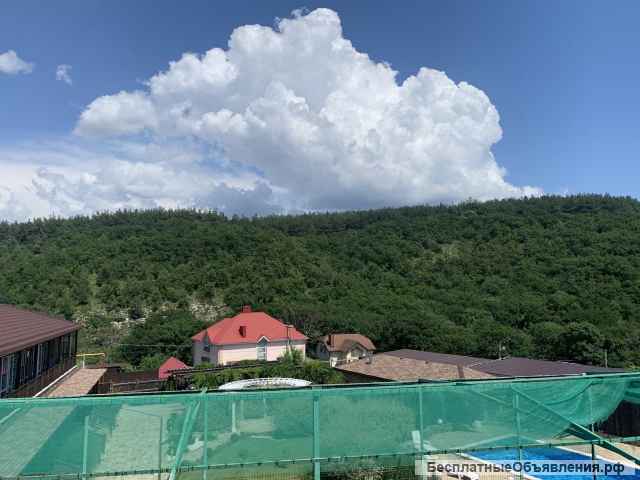 Одноэтажный дом в живописном месте на участке в 6 соток