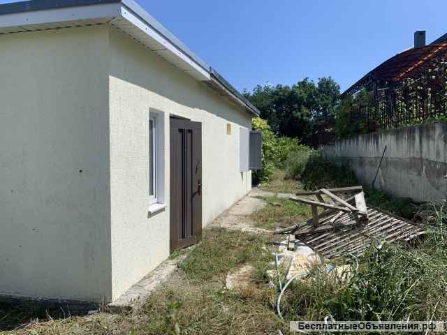 Одноэтажный дом в живописном месте на участке в 6 соток