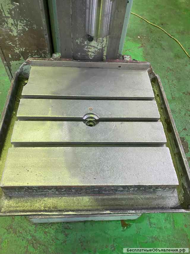 Вертикальный сверлильный станок 2с132