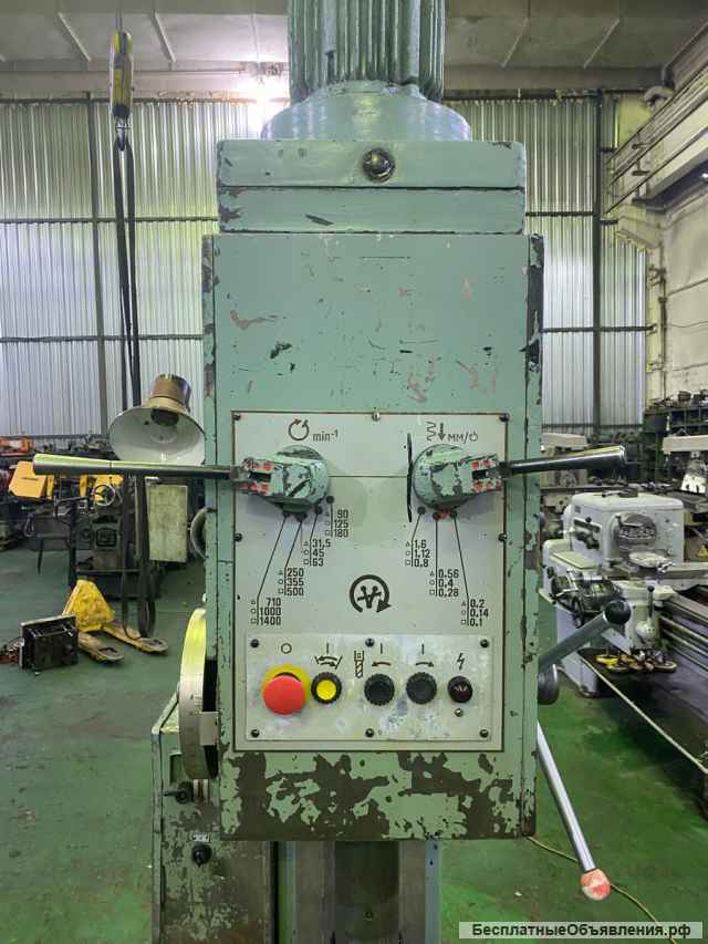 Вертикальный сверлильный станок 2с132