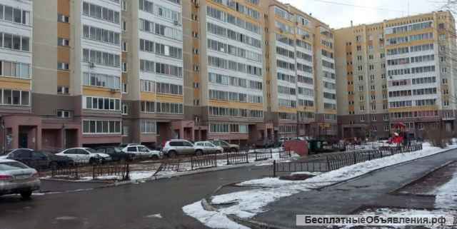 Однокомнатную квартиру на Авиаторов 12