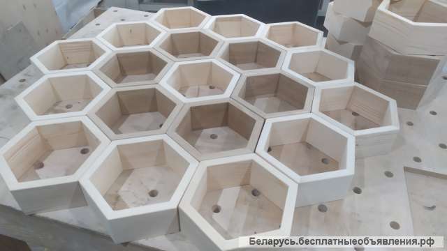 Оригинальные полочки-соты