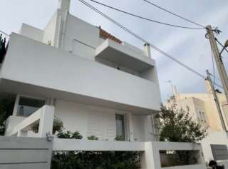 Двух отдельно стоящих дома в районе Геракас