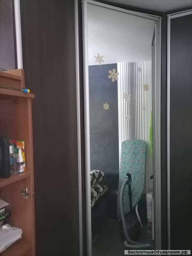 Шкаф угловой