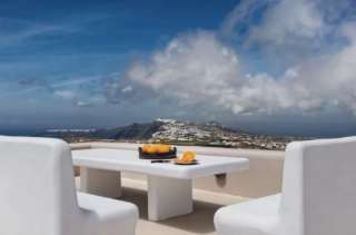 Роскошный особняк недавно отремонтированный в Санторини