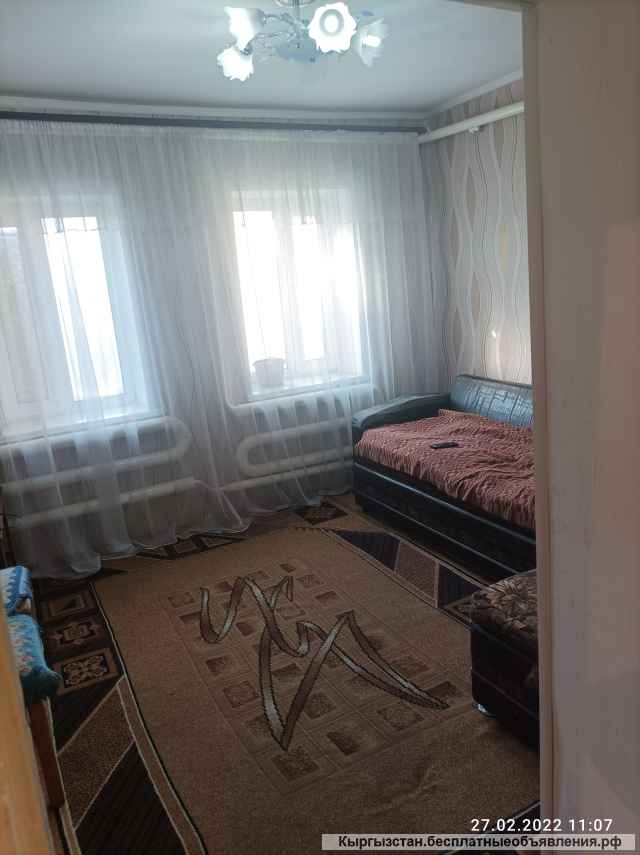 Дом, в начале с. Ново-Павловка, по трассе