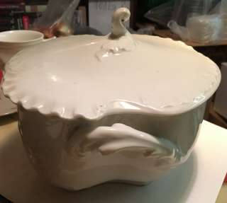 Супница старинная с крышкой