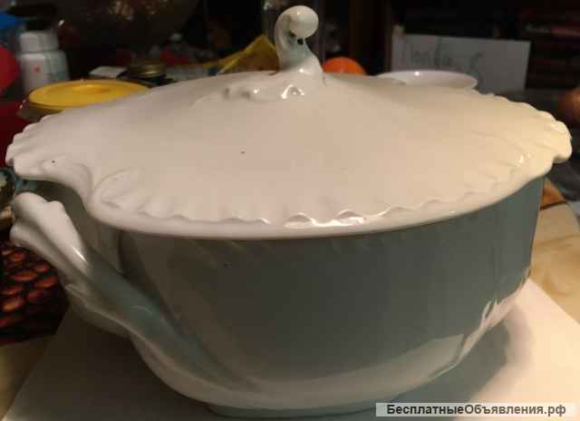 Супница старинная с крышкой