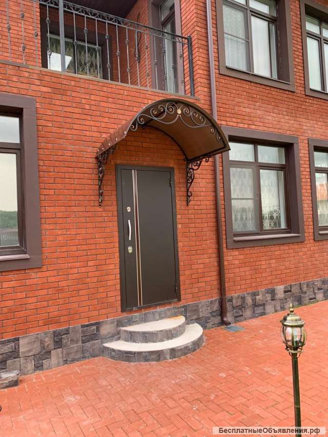 Козырёк над крыльцом кованый арочный под поликарбонатом 9