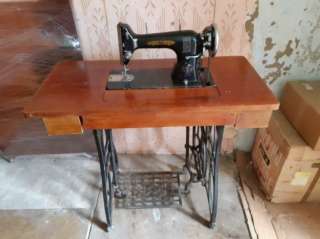 Старая швейная машинка. Самовывоз