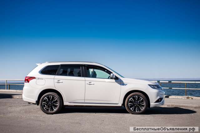 Mitsubishi outlander Phev GG2W 2017Г