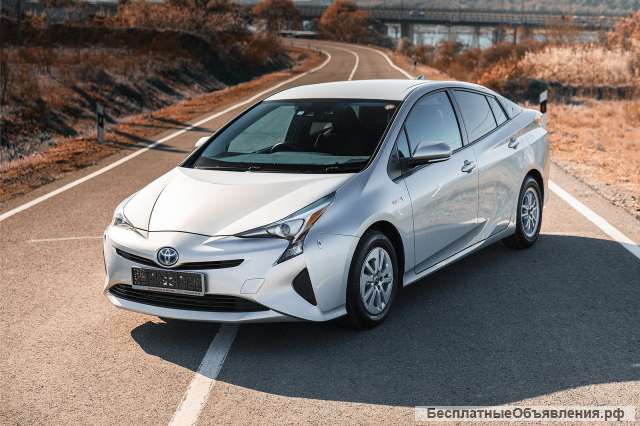 Toyota prius ZVW50 2016г