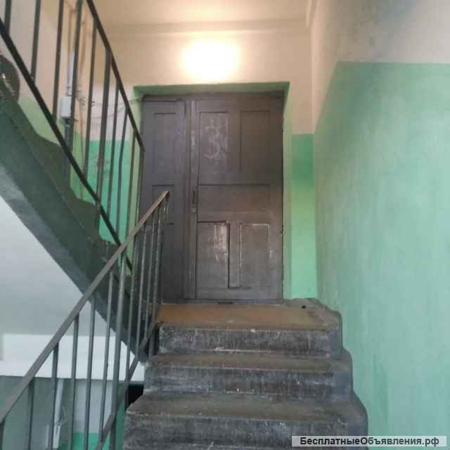 Комнату 12 кв.м. в 4-комнатной квартире